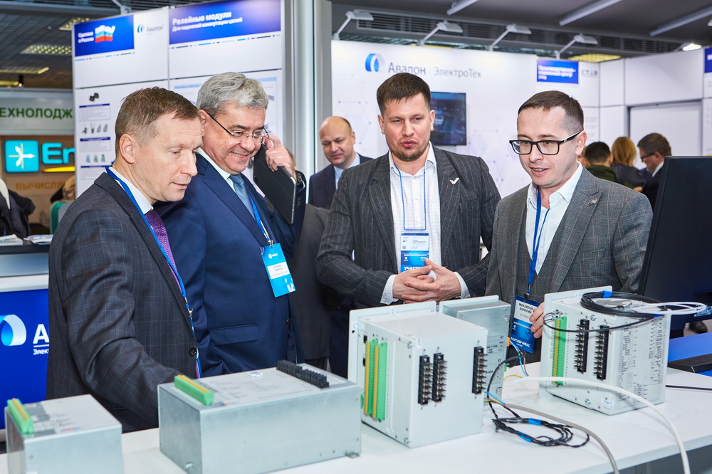 Стенд ГК «ЧЭАЗ» посетила официальная делегация МФЭС