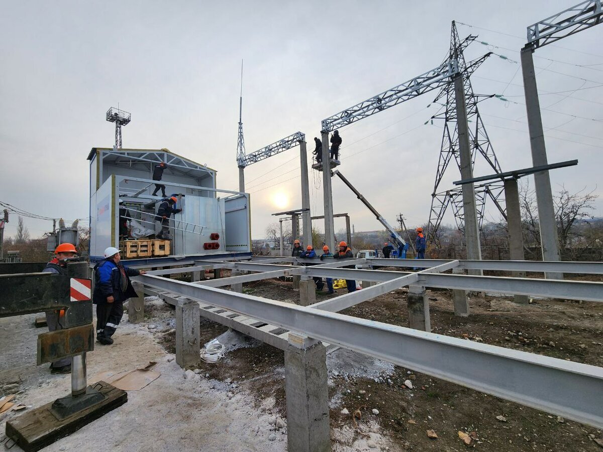 Так строили подстанцию в Мариуполе.